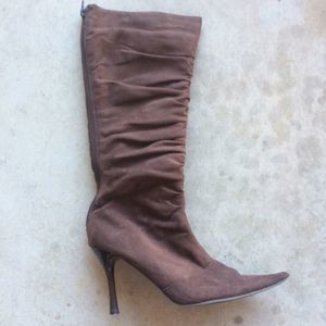 GMax Women’s Sz 10 Brown Slouchy pointed toe rear zip Knee high Boots.